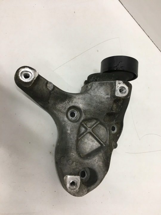 КРОНШТЕЙН НАТЯЖИТЕЛЬ КРЕПЛЕНИЕ КОМПРЕССОРА КОНДИЦИОНЕРА VW GOLF VI 1.4 TFSI 1K0260885B, фото 1