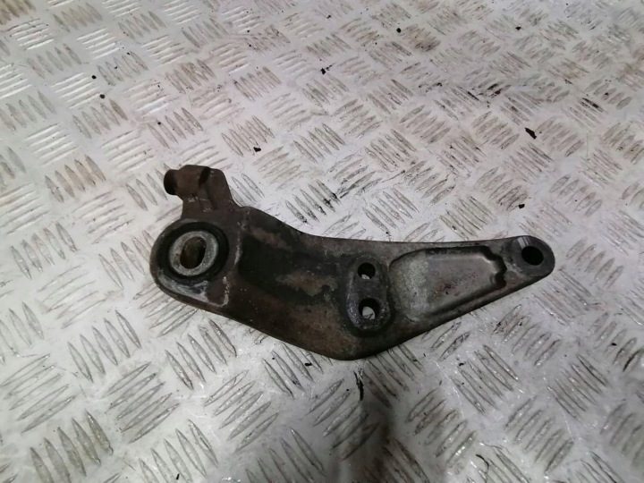 Opel Corsa E 1.3 CDTI кронштейн коробки 13427229, фото 2