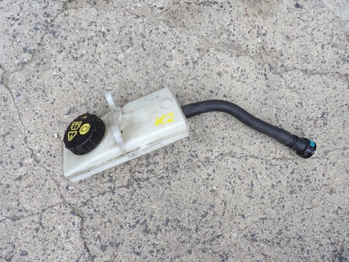 Ford OE AV61-2K478-BB бачок тормозной жидкости, фото 1