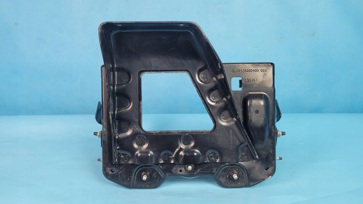 Mercedes EQA 250 21 г. корпус площадка аккумулятора A2436280400 A2436202200, фото 2
