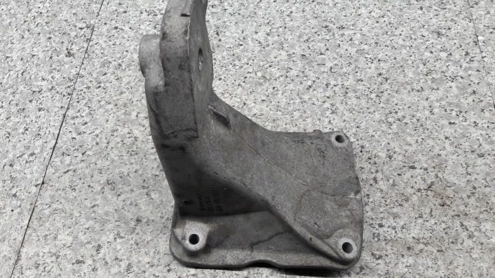 ПОДУШКА КРОНШТЕЙН ДВИГАТЕЛЯ VW POLO 1.9 SDI 1H0199354, фото 2