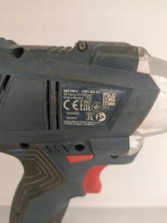 Ударный гайковерт Bosch GDS 250-LI 18 В 250 Н·м с 2 аккумуляторами 3,0 А·ч, фото 3