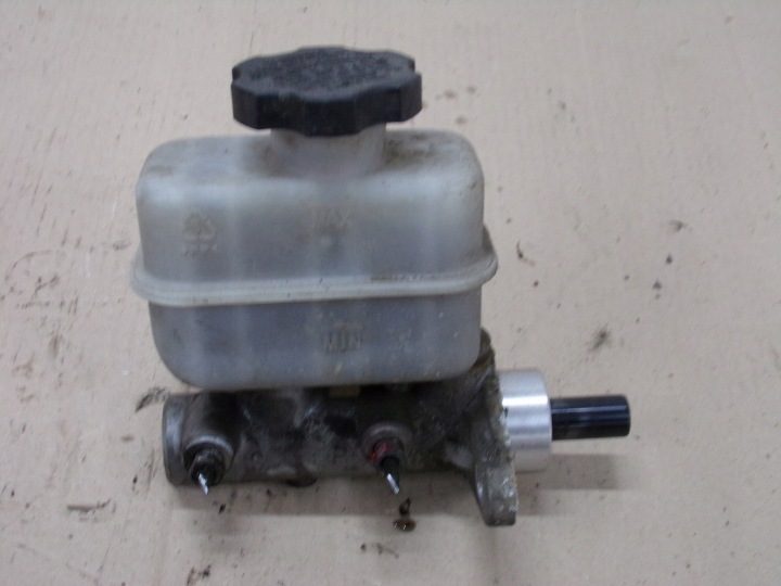 Hyundai Terracan главный тормозной цилиндр 2,9 CRDi, фото 1