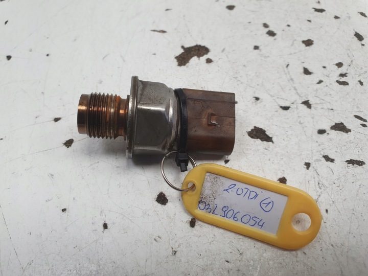 Датчик давления топлива Volkswagen OE Дизель 03L906054, фото 3