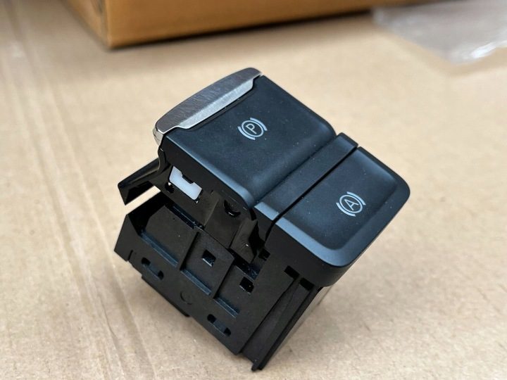 РЫЧАГ КНОПКА РУЧНОГО ТОРМОЗА 5E4927225IHA SKODA OCTAVIA 4 IV 19-24 !J, фото 1