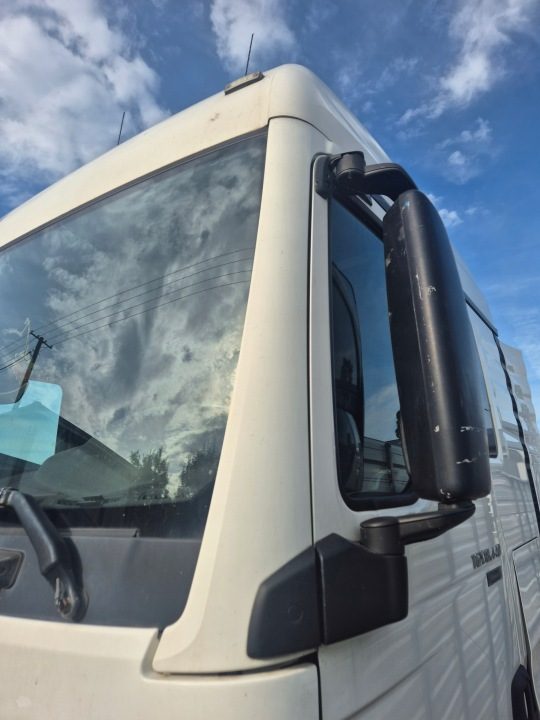 Угол стекла накладка корпус стойки кабины ЛЕВЫЙ MAN TGX EURO 6 XLX, фото 1