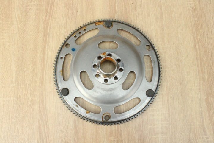 Оригинальный маховик Audi A4 B9 A5 F5 2.0 TFSI 06H105323AE 64 л.с., фото 1