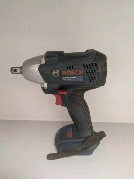 Ударный гайковерт Bosch GDS 250-LI 18 В 250 Н·м с 2 аккумуляторами 3,0 А·ч, фото 1