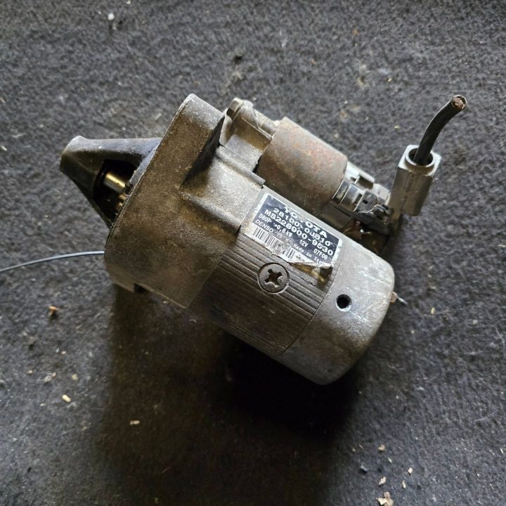 Toyota Yaris I РЕСТАЙЛИНГ 1,0 VVT-i стартер FRANCUZ 28100-0J010, фото 1