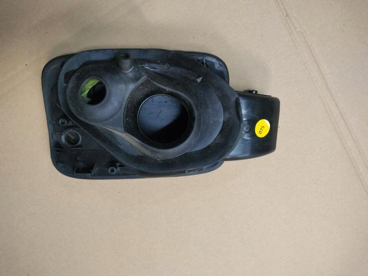 Audi Q3 8U Новый лючок горловины бензобака 8U0809906E, фото 1