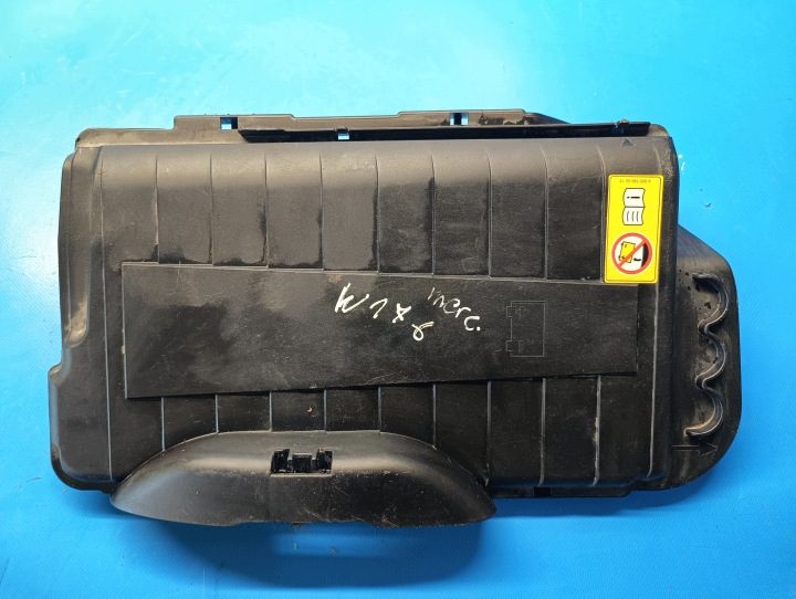 Крышка аккумулятора Mercedes A-класс W176 12-18r. W246, фото 1