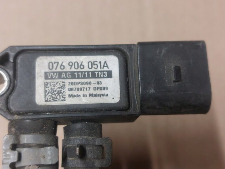 Датчик давления выхлопных газов 059906051C 0281006083 VW Seat Skoda, фото 1