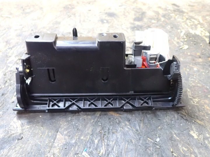 ПЕПЕЛЬНИЦА VW PASSAT B7 2.0 TDI СЕДАН DSG 3C0863284K 10135, фото 3