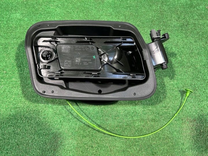 BMW 5 G60 M5 G90 лючок горловины бензобака 142904-10, фото 1