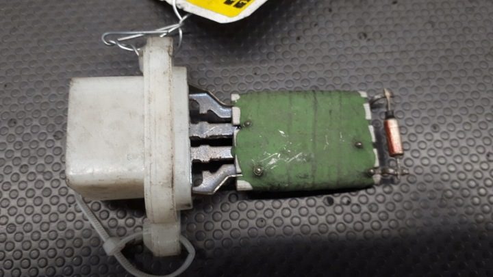3m5h-18b647-ac резистор отопления Ford Fiesta 06 г., фото 3