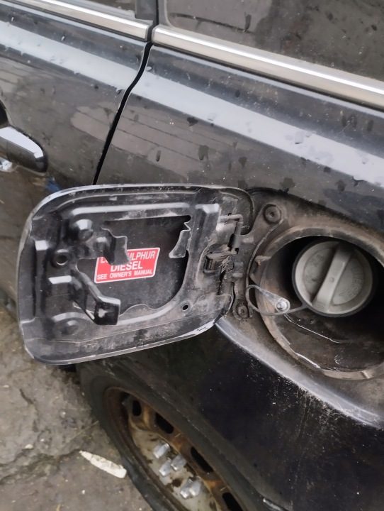 Лючок горловины бензобака Toyota Avensis II t25 универсал tr209, фото 2