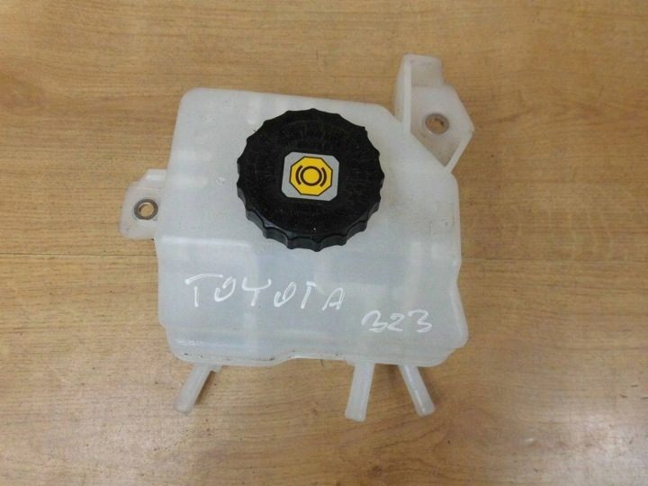 Toyota Corolla E21 бачок тормозной жидкости 47230-0D140, фото 2