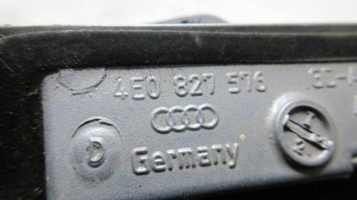 AUDI A8 D3 4e0827576 Накладка крышки багажника молдинг крышки багажника, фото 6