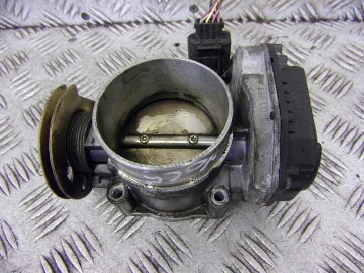 Дроссельная заслонка Audi A6-C5 2.8 бензин 078133063AK, фото 1