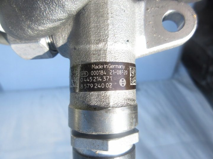 Топливная рампа BMW G20 G21 G30 G31 Mini ONE X1 F48 X2 F39 X3 G01 2.0D, фото 5