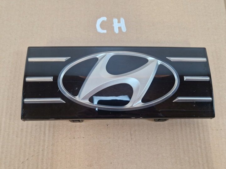 Hyundai Ioniq гибрид эмблема на радар в решетка радиатора 86367 G2000, фото 1