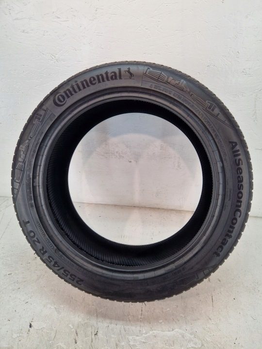Шина всесезонная Continental AllSeasonContact 255/45R20 101 т сцепление на снегу (3PMSF), защита диска, фото 3