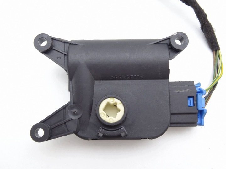 МОТОРЧИК ВЕНТИЛЯТОРА ПЕЧКИ VW GOLF V PLUS 0132801363 NR752, фото 3
