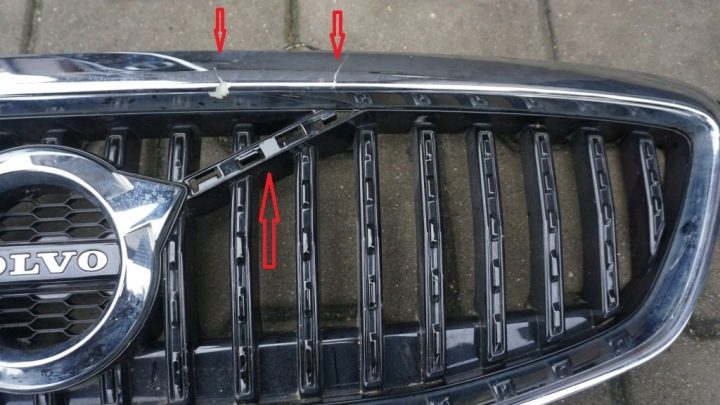 VOLVO V40CC решетка радиатора бампера передняя OE 31290910, фото 2