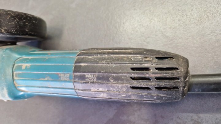 Угловая шлифмашина электрическая Makita 720 Вт GA4530R 115 мм 230V, фото 10
