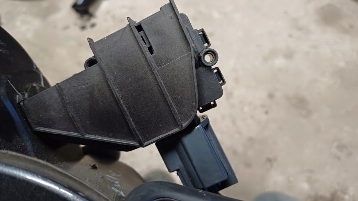 FORD ECOSPORT ЛЮЧОК ГОРЛОВИНЫ БЕНЗОБАКА CN15-N27936-AF, фото 4