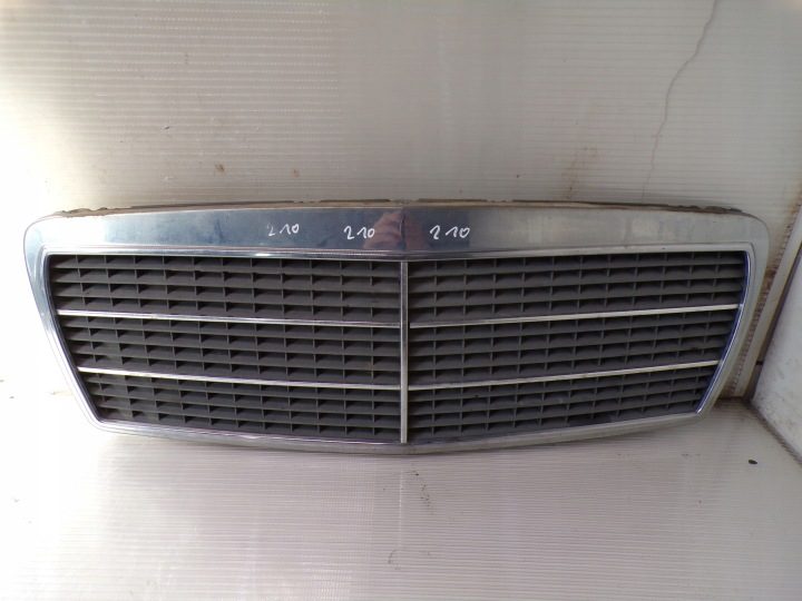 РЕШЕТКА РАДИАТОРА MERCEDES W210, фото 1