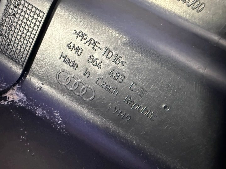 ЗАЩИТА ОБШИВКА РЕМНЯ ПОРОГА БАГАЖНИКА AUDI Q7 4M 4M0864483C OEM, фото 9