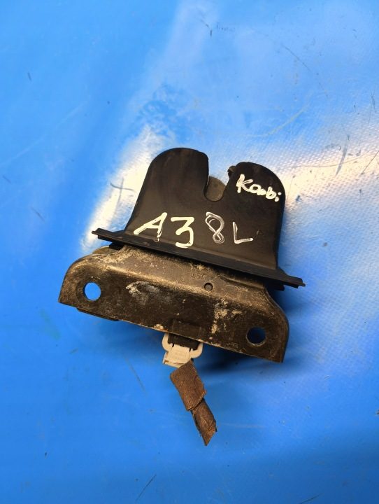 ЗАМОК КРЫШКИ БАГАЖНИКА УНИВЕРСАЛ AUDI A3 8L 96-03r., фото 1