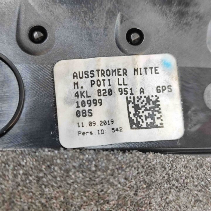ДЕФЛЕКТОРЫ ПАНЕЛИ ПРИБОРНОГО AUDI E-TRON (GEN) 4KL820951A 28516385 300 кВт 2019, фото 8