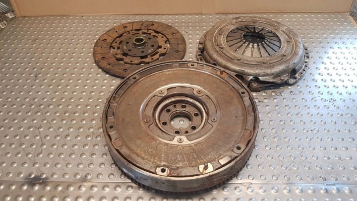 СЦЕПЛЕНИЕ ДВУХМАССОВЫЙ МАХОВИК AV61-6477-CF FOCUS MK3 C-MAX MK2 VOLVO V40 II 1.6 дизель, фото 1
