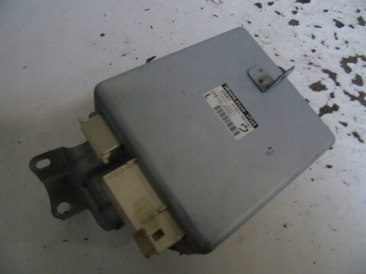 БЛОК УПРАВЛЕНИЯ ГИДРОУСИЛИТЕЛЯ РУЛЯ TOYOTA PRIUS III 2009-15 89650-47260, фото 1