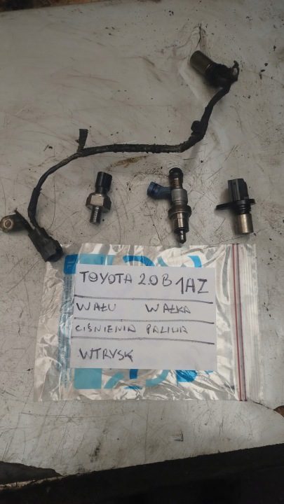 TOYOTA AVENSIS T25 2,0 VVT-i 1AZ-FSE датчик давления топлива, фото 1