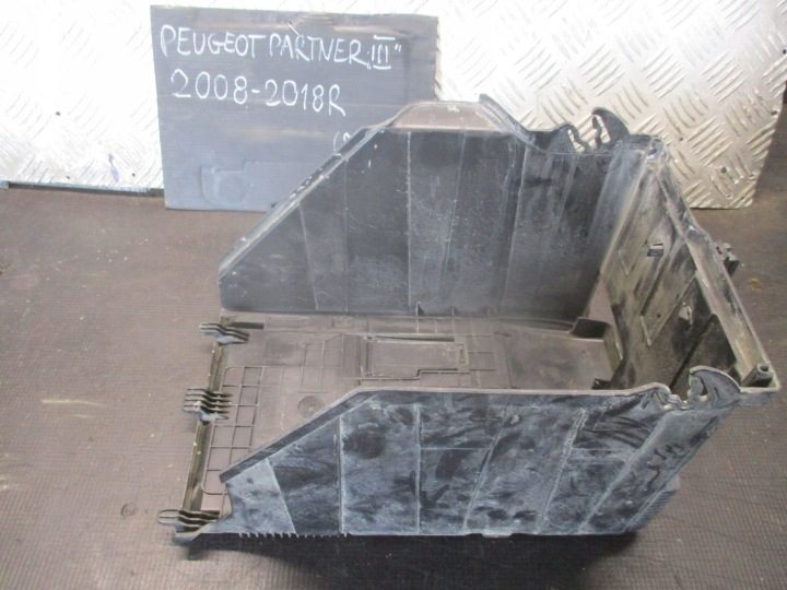 Кожух аккумулятора Peugeot Partner II 08-18r, фото 1