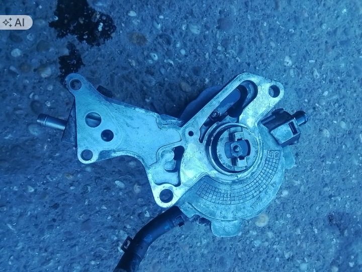 Насос вакуумный 1.9 TDI VW Audi Skoda 038145209H, фото 1