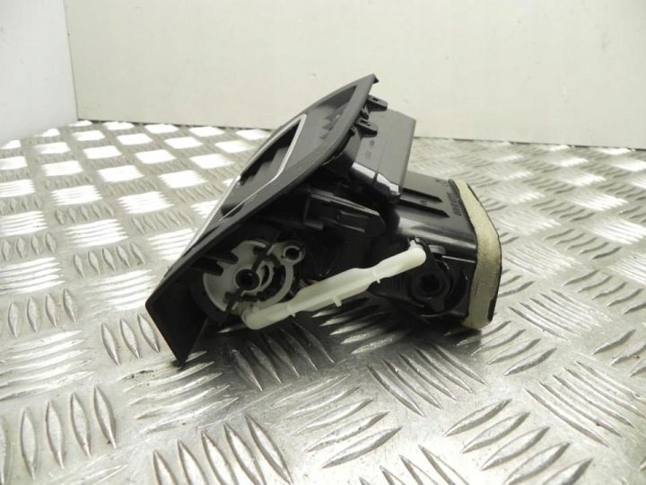 Воздухозаборник консоли TOYOTA VERSO (_R2_) 556600F030 2.0L дизель 93 кВт 2010, фото 2