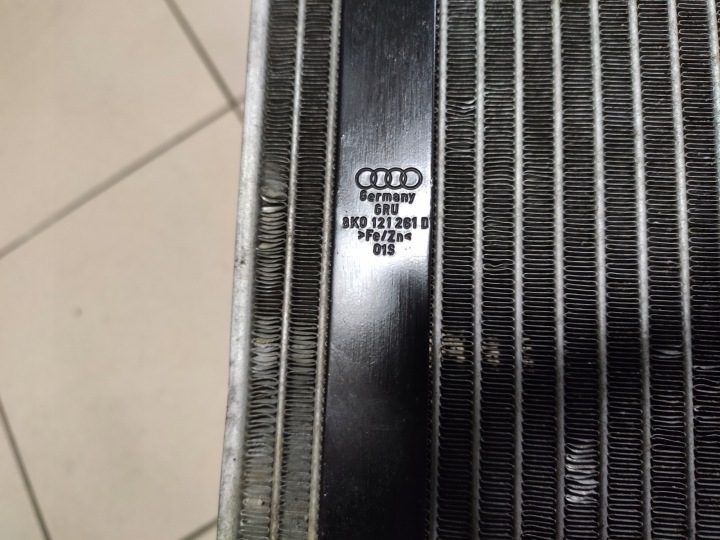 Audi A4 S4 A5 S5 Quattro радиатор охлаждения с Stelarzem 8K0121212, фото 4