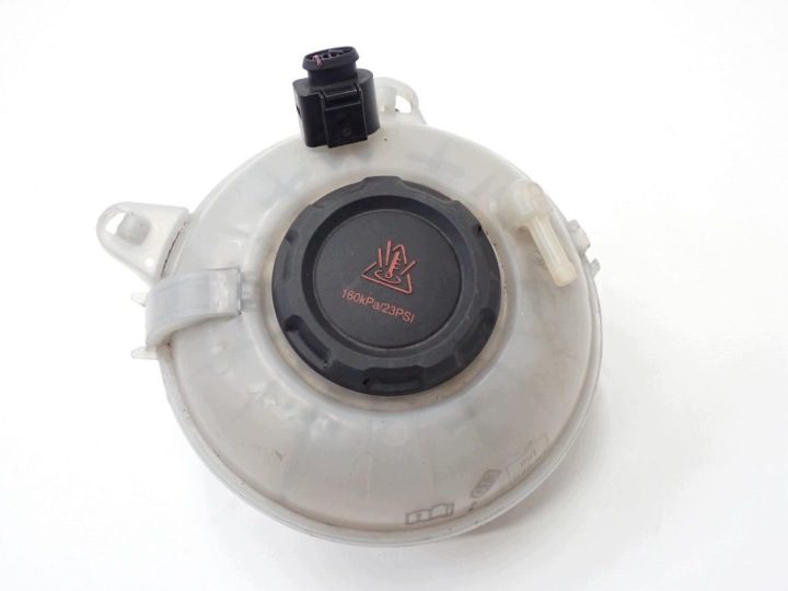 РАСШИРИТЕЛЬНЫЙ БАЧОК ВОДЫ 5Q0121407G VW PASSAT B8 2.0 TDI DFG 18 г., фото 1