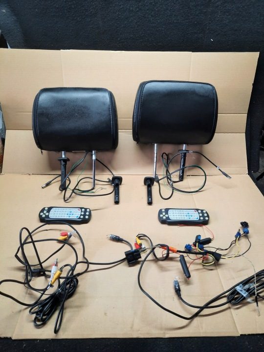 ПОДГОЛОВНИКИ EKRANY RENAULT USB PILOTY, фото 1
