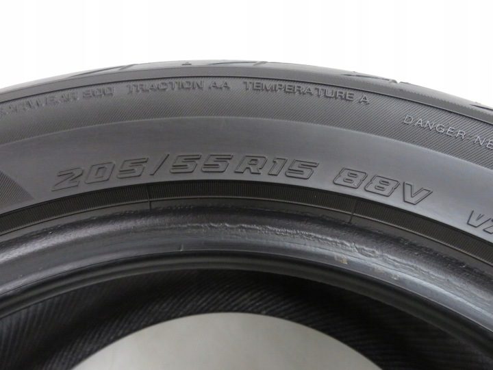 Шина летняя Yokohama ADVAN Fleva V701 205/55R15 88 В защита диска, фото 7