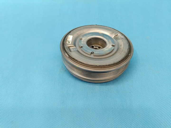 AUDI A4 B9 2024 г. AVANT 2,0 TFSI 110 кВт ШКИВ 06K105243AK, фото 2