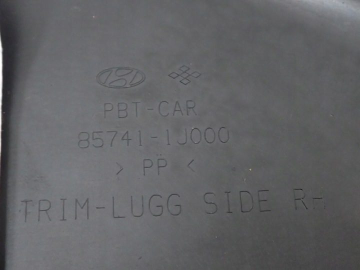 ОБШИВКА БАГАЖНИКА ПРАВАЯ 85741-1J000 HYUNDAI I20 I 12 г., фото 4