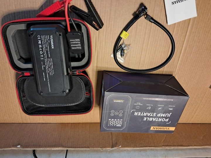 YUSMAN Повербанк С Функцией пуска И Kompresorem 6000A 150 PSI Фонарик LCD, фото 6