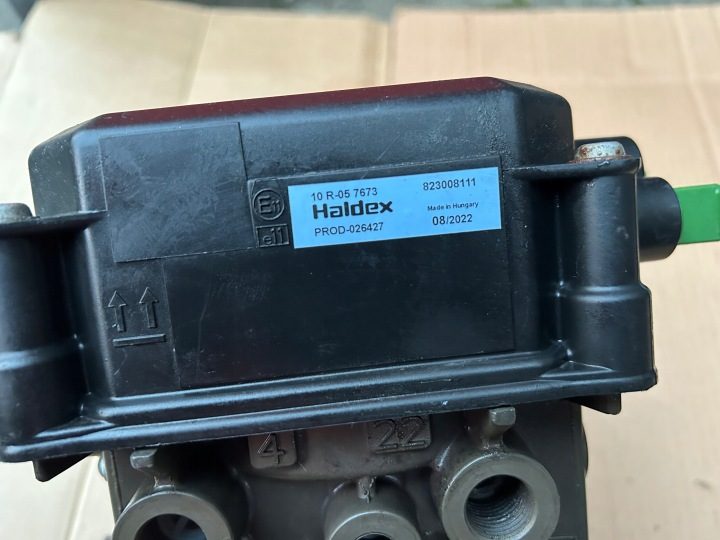Клапан МОДУЛЯТОР EBS ПОЛУПРИЦЕПА HALDEX 823008111 950823008, фото 5