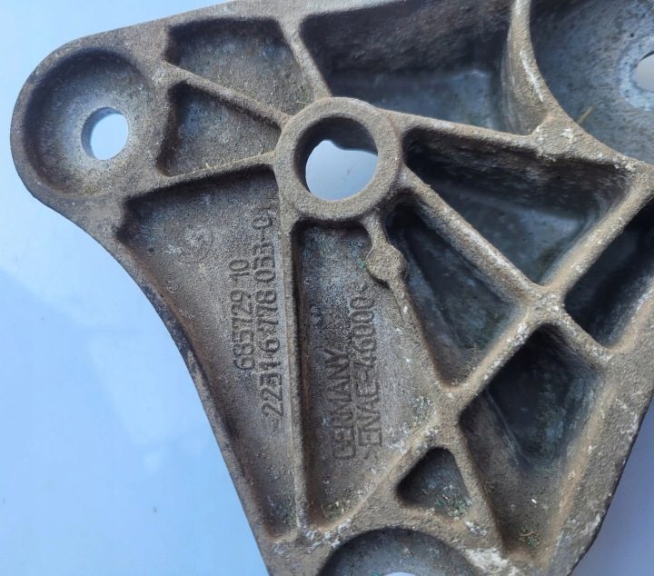 КРОНШТЕЙН КОРОБКИ BMW E81 E82 E84 E87 E88 E90 E91 6778033, фото 2