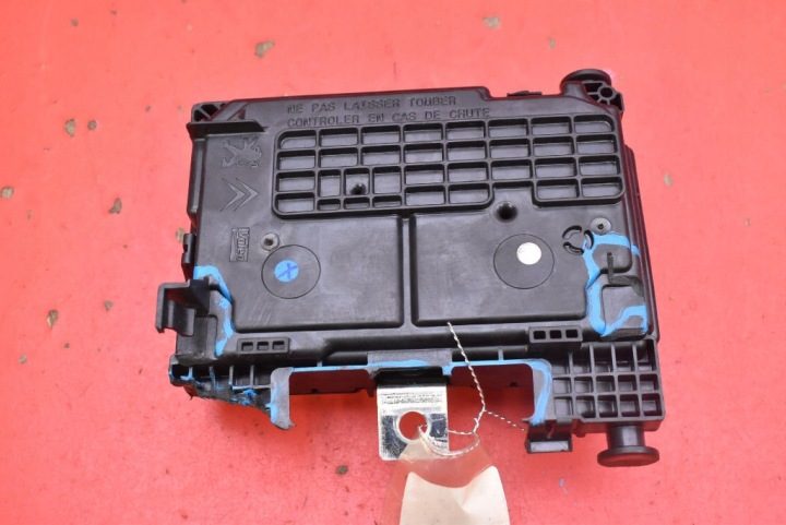 БЛОК ПРЕДОХРАНИТЕЛЕЙ BSM 9664997880 CITROEN C3 I 1.4 8V 73 Л.С. РЕСТАЙЛИНГ 05-09, фото 2